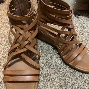 Low wedge sandal